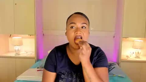 Emily online show from February 5, 8:02 pm