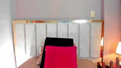 Snapshot of emilyywatson chatting on January 11, 12:04 am Emilyy Watson online show from January 11, 12:04 am