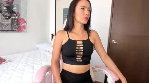 L i a    time online 7am - 1pm Gtm-5  online show from November 6, 6:09 pm