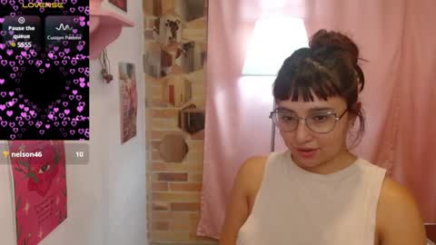 Snapshot of emitaa17228 chatting on February 7, 8:31 pm emma online show from February 7, 8:31 pm