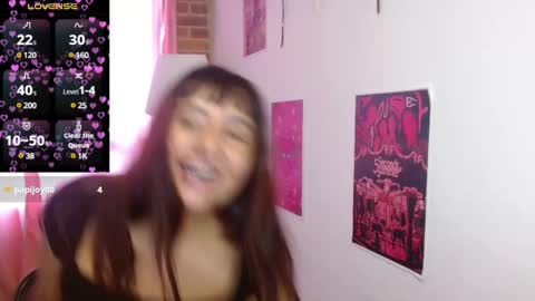 Snapshot of emitaa17228 chatting on February 21, 10:26 pm emma online show from February 21, 10:26 pm