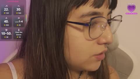 emma online show from November 4, 8:19 pm