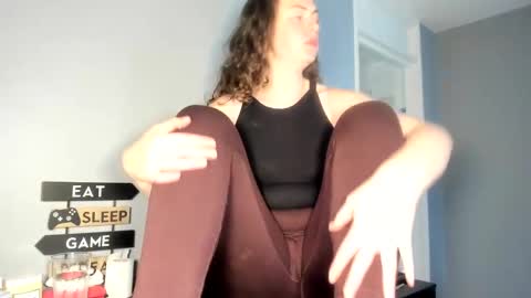 emliyjamesmjb online show from March 10, 11:53 am