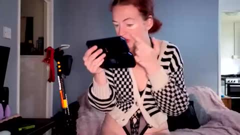 emliyjamesmjb online show from September 10, 8:25 am