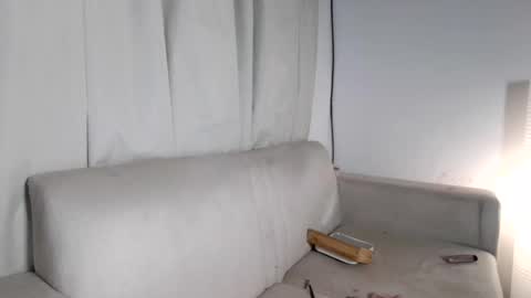 Snapshot of emma______1996 chatting on July 18, 10:08 am emma______1996 online show from July 18, 10:08 am