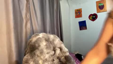 Emma Is here online show from October 26, 9:10 pm