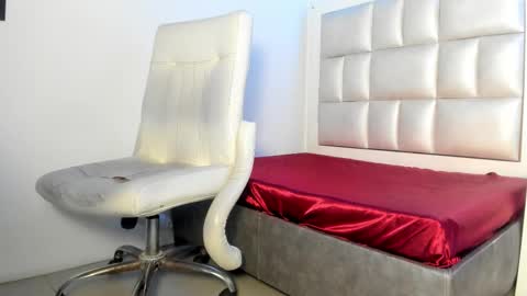 emma__js_ online show from January 15, 11:48 am