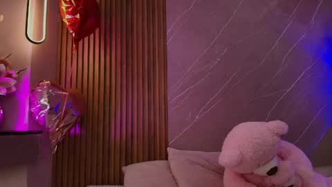 emma__rose1 online show from April 7, 2:56 am