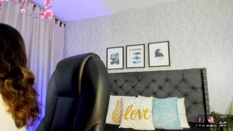 Snapshot of emma__smith01 chatting on March 3, 12:27 pm Emma online show from March 3, 12:27 pm