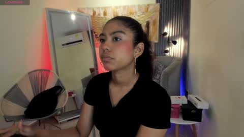 Snapshot of emma_alice_ chatting on January 6, 11:29 am Alice online show from January 6, 11:29 am