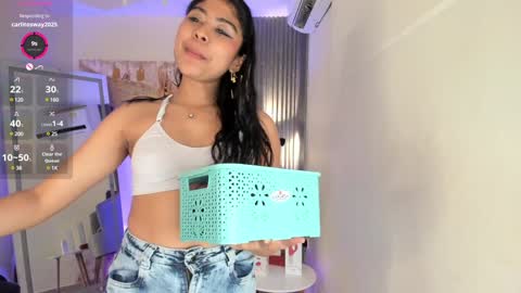 Snapshot of emma_alice_ chatting on January 25, 6:35 pm Alice online show from January 25, 6:35 pm