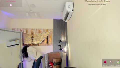 Snapshot of emma_alice_ chatting on January 30, 6:32 pm Alice online show from January 30, 6:32 pm