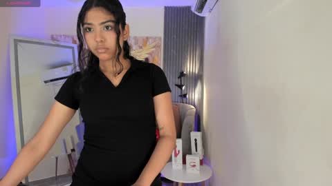 Snapshot of emma_alice_ chatting on January 31, 12:29 pm Alice online show from January 31, 12:29 pm