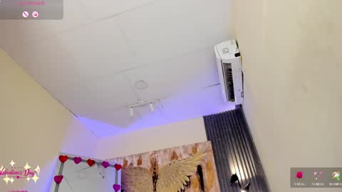 Snapshot of emma_alice_ chatting on February 3, 3:38 pm Alice online show from February 3, 3:38 pm