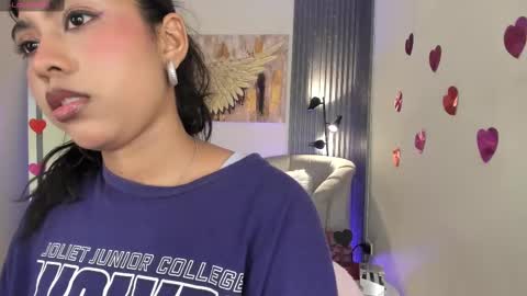 Snapshot of emma_alice_ chatting on February 20, 5:29 pm Alice online show from February 20, 5:29 pm