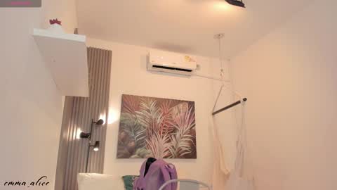 Snapshot of emma_alice_ chatting on September 15, 12:05 pm Alice online show from September 15, 12:05 pm
