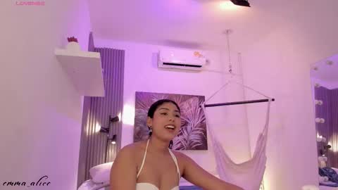 Snapshot of emma_alice_ chatting on October 4, 12:14 pm Alice online show from October 4, 12:14 pm
