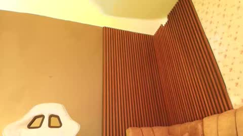 emma_and_aysha online show from March 9, 10:58 pm