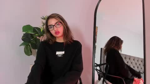 Snapshot of emma_bloom__ chatting on January 23, 4:04 pm Emma Bloom online show from January 23, 4:04 pm