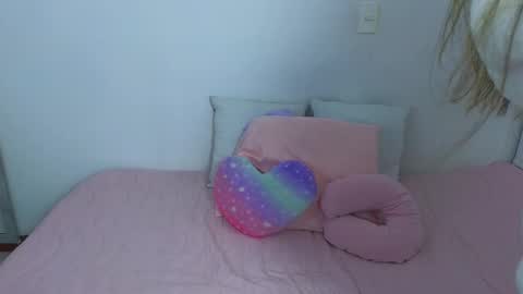 Emma Blue  modelo independiente online show from January 23, 12:25 am