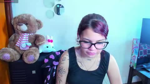 emma_boo_ online show from May 6, 6:46 pm