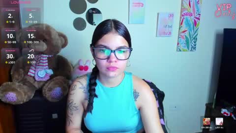 emma_boo_ online show from May 18, 2:56 pm