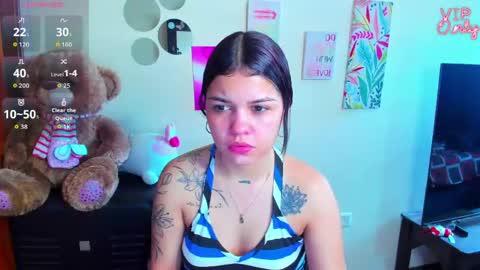 emma_boo_ online show from May 24, 3:39 pm
