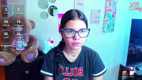 emma_boo_ online show from May 28, 2:03 pm