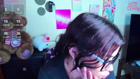 emma_boo_ online show from June 23, 1:25 am