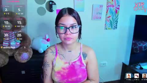 emma_boo_ online show from June 30, 2:07 pm
