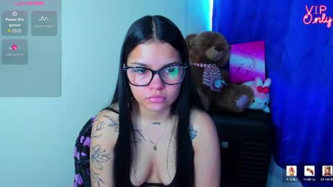 emma_boo_ online show from July 6, 3:14 pm