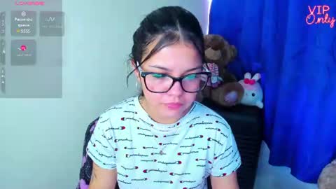 emma_boo_ online show from July 9, 3:27 pm