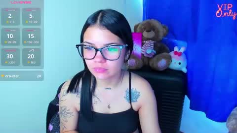 emma_boo_ online show from July 11, 4:43 pm