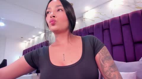 pau online show from February 22, 2:24 am