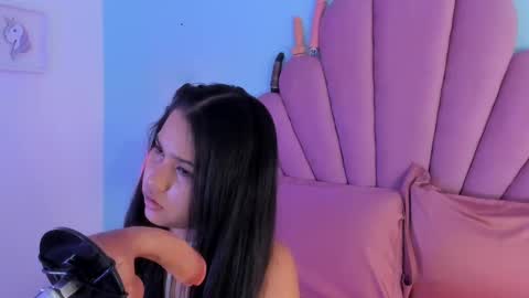 emma online show from October 13, 3:39 am