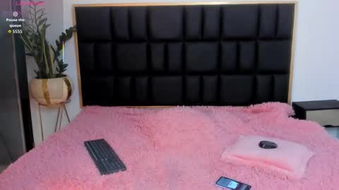 Snapshot of emma_collins01 chatting on February 4, 3:34 am Emma online show from February 4, 3:34 am