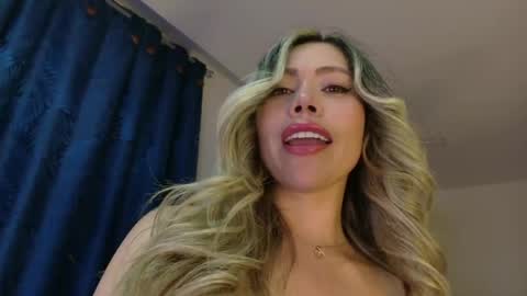 emma coronel online show from March 30, 11:06 pm