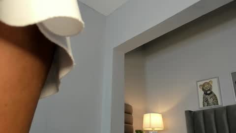 Snapshot of emma_crawford_ chatting on January 6, 7:28 pm Emma online show from January 6, 7:28 pm