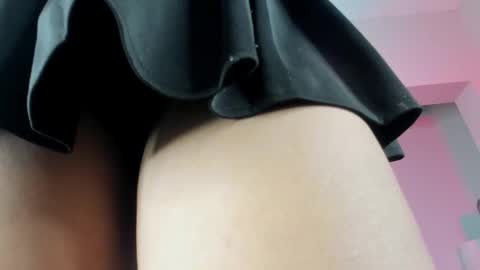 Snapshot of emma_crawford_ chatting on February 28, 8:10 pm Emma online show from February 28, 8:10 pm