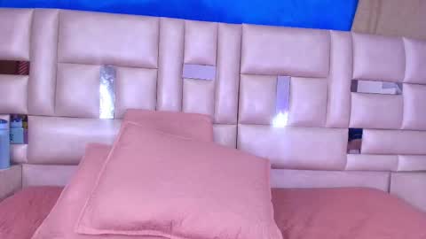 Snapshot of emma_curvy1 chatting on September 25, 3:10 am Emma online show from September 25, 3:10 am