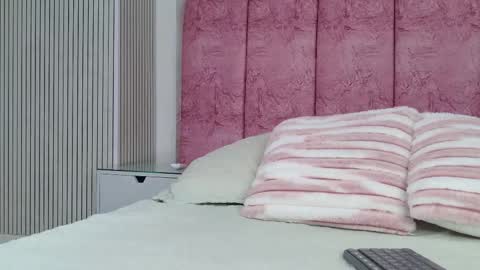 Emma online show from February 25, 3:05 am