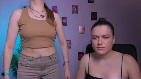 Snapshot of emma_dark_ chatting on July 14, 7:24 am emma_dark_ online show from July 14, 7:24 am