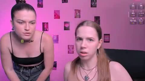 Snapshot of emma_dark_ chatting on July 14, 10:21 am emma_dark_ online show from July 14, 10:21 am
