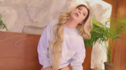 emma_dragon online show from March 31, 5:08 am