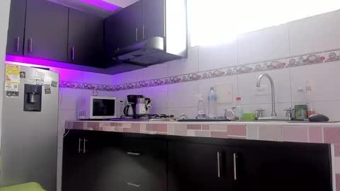 Emma online show from October 3, 2:03 pm