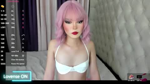 Snapshot of emma_fox23 chatting on November 11, 5:13 pm emma_fox23 online show from November 11, 5:13 pm