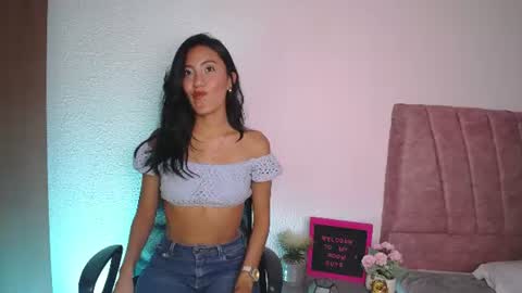 Emma Glow online show from August 8, 11:28 pm