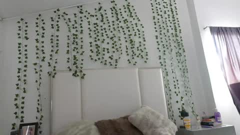 emma_johnson_ online show from May 4, 3:30 pm
