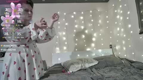 emma_just online show from May 21, 8:43 am