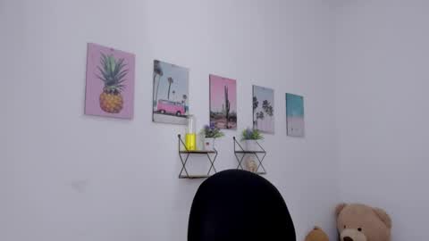 whises lits        online show from February 4, 12:55 pm